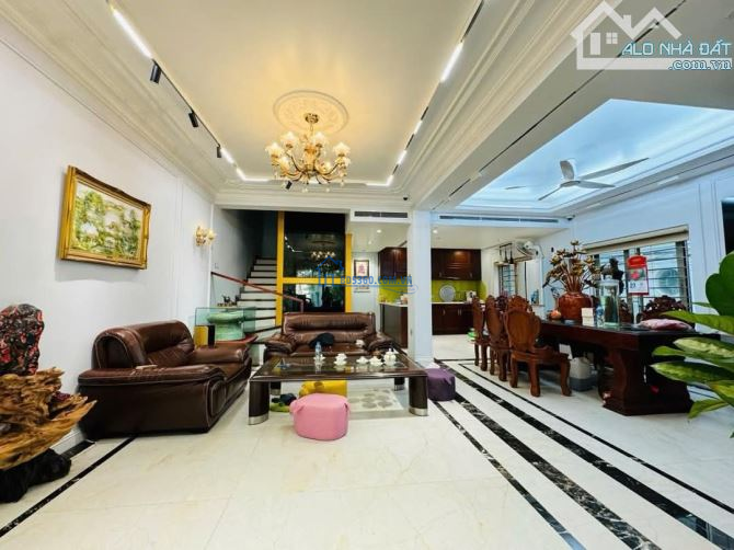 Đẳng cấp giới Thượng Lưu, lô góc 2 thoáng, DT rộng, giá chào 25.9 tỷ
