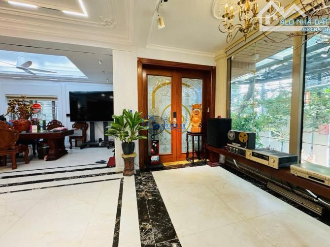 Đẳng cấp giới Thượng Lưu, lô góc 2 thoáng, DT rộng, giá chào 25.9 tỷ