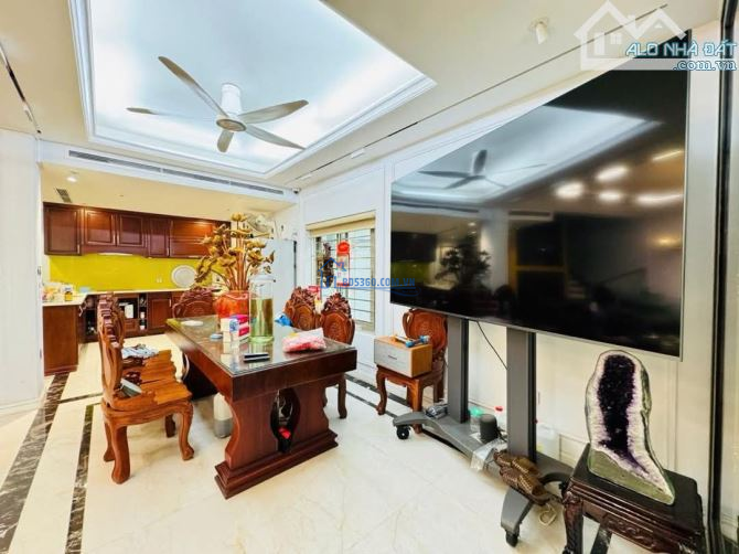 Đẳng cấp giới Thượng Lưu, lô góc 2 thoáng, DT rộng, giá chào 25.9 tỷ