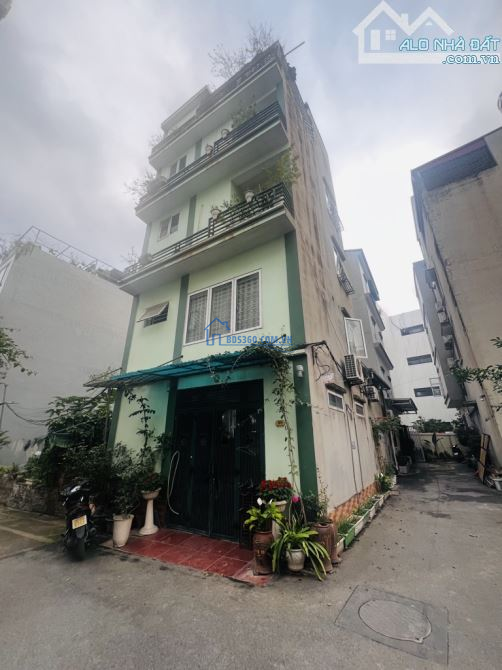 7.5 tỷ-35m2-MT5.9m-bán nhà Bát Khối, Long Biên-phân lô-ô tô tránh vòng quanh, thông-lô góc