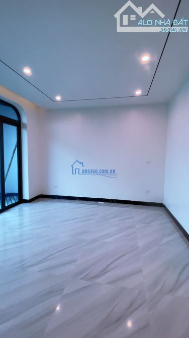Chỉ 16 tỷ, sở hữu ngay nhà 6 tầng thang máy, MT 6m, gara ô tô, KD, 5 phút lên hồ Hoàn Kiếm
