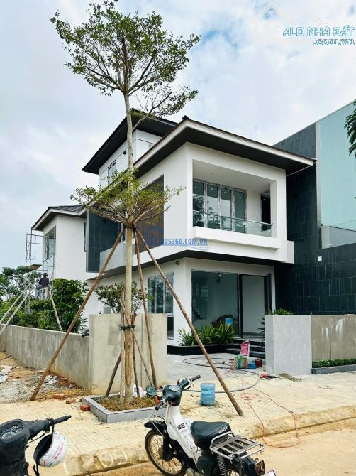 LÔ GÓC 2 MẶT TIỀN ĐƯỜNG NHỰA 16M, SỔ HỒNG RIÊNG,THỔ CƯ 100% - 204M2(8,8x24,5), GIÁ 8,3 TỶ