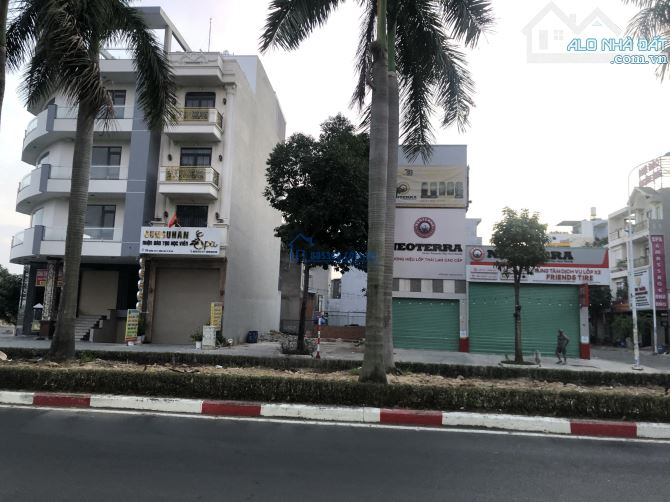 Bán Gấp Đất 100m2(5x20) Mặt Tiền 22m Đường Vĩnh Phú 10 Sát Quốc Lộ 13 Cổng Chào Bình Dương