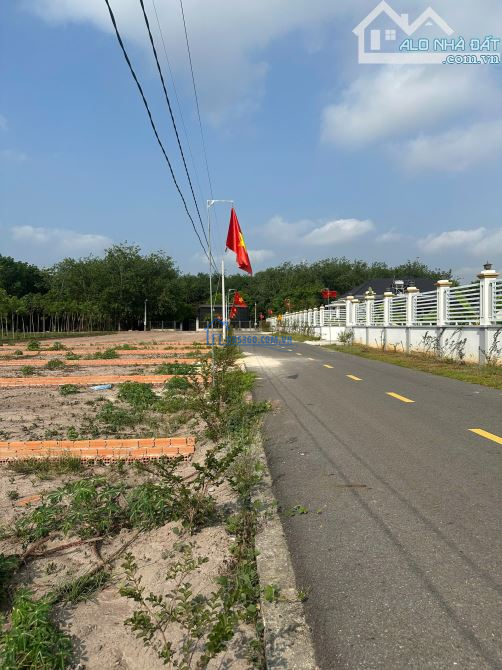 Cần bán nhanh 5m mặt đường nhựa, nhà dân đông đúc