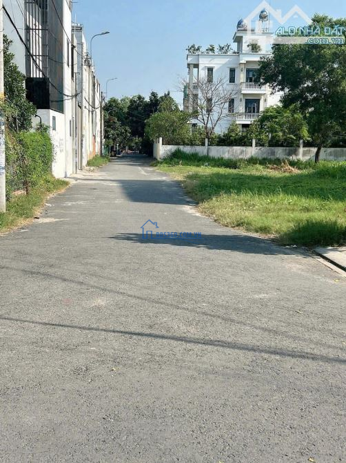 Đất Thủ Dầu Một DT 5x30m (Thổ Cư 120m2) Đường Xe Hơi, Giá 1 Tỷ 3