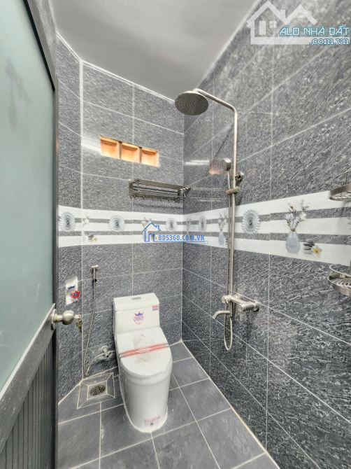 2,7 TỶ__4,5x14m__Bán nhà mới 1T1L__3PN__ mặt tiền kinh doanh gần ngã tư Miếu Ông Cù 500m