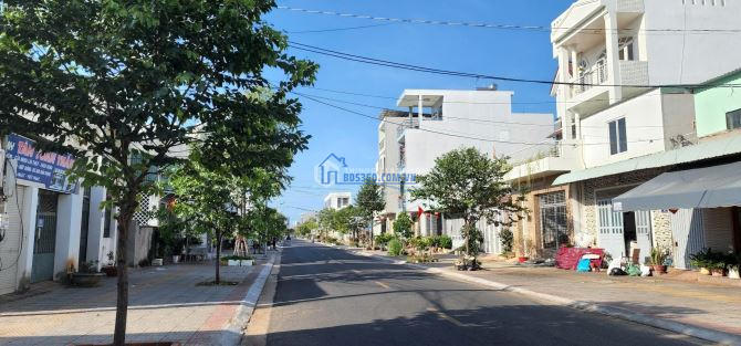 Bán 110m2 đất mặt tiền đường Lê Thánh Tông, P.Thắng Nhất, đường rộng 20m vỉa hè, 7.15 tỷ