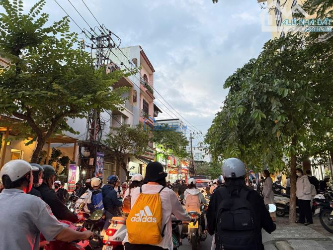 Cần sang nhượng cặp đất đẹp mặt tiền đường Châu Thị Vĩnh Tế