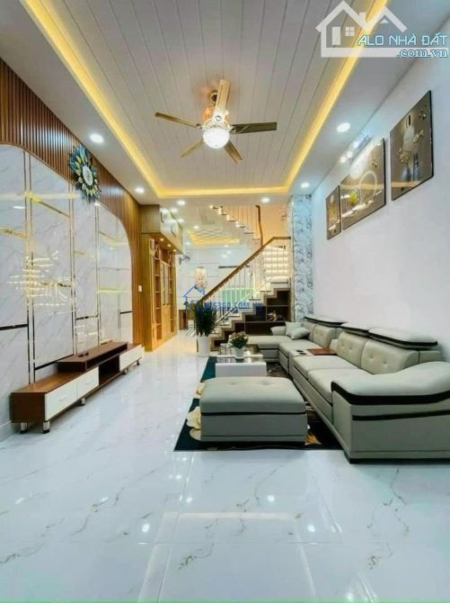 Hàng ngộp bán gấp nhà 52m2, giá 2 tỷ 250 triệu Lê Lai, Phường 3, Gò Vấp đang cho thuê 14tr