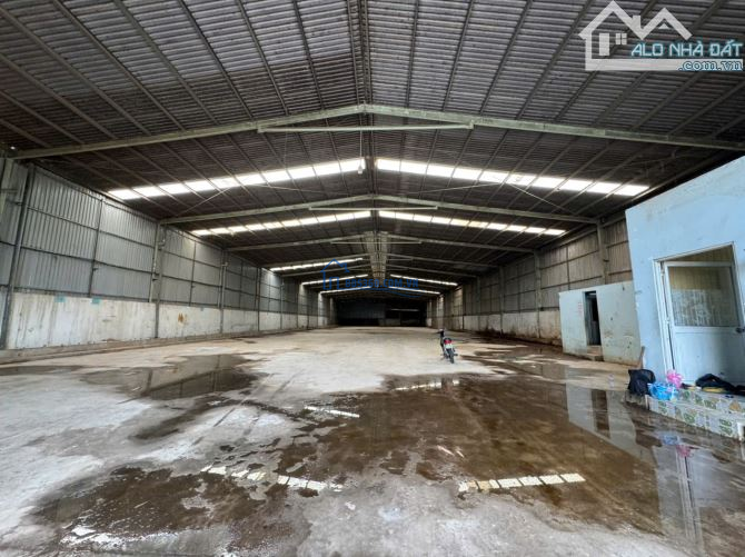 Cho thuê kho xưởng 2000m2 có pccc vách tường ở Phường Bình Chuẩn, TP Thuận An, Bình Dương.