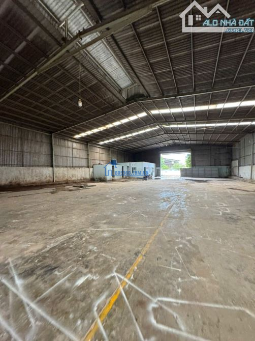 Cho thuê kho xưởng 2000m2 có pccc vách tường ở Phường Bình Chuẩn, TP Thuận An, Bình Dương.