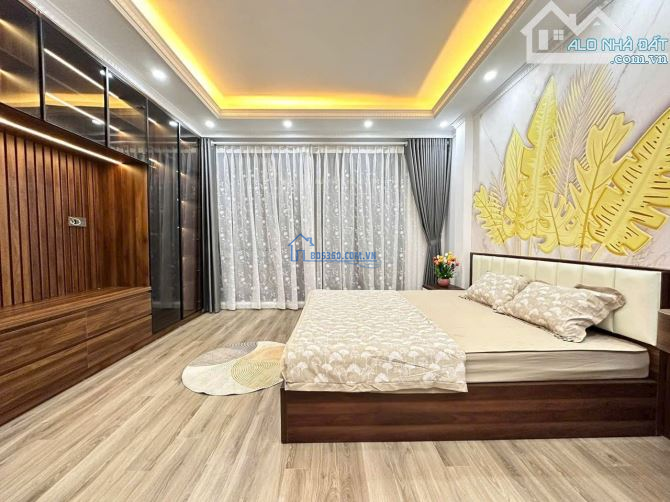 NHỈNH 7 TỶ-TT CẦU GIẤY-NHÀ XÂY MỚI 6TẦNG THANG MÁY-NGÕ RỘNG-GẦN PHỐ.