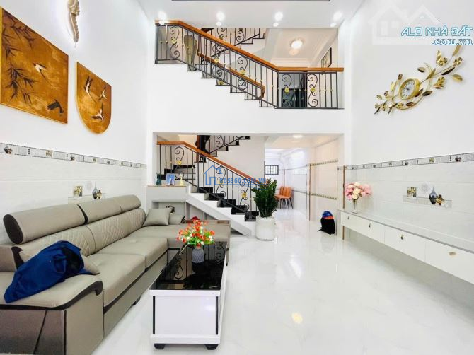 Bán nhà đường số 19, HBC, Thủ Đức Giá 2 tỷ 390 DT: 39 m2 nhà 1 trệt 1 lầu.Mua ngay kẻo lỡ