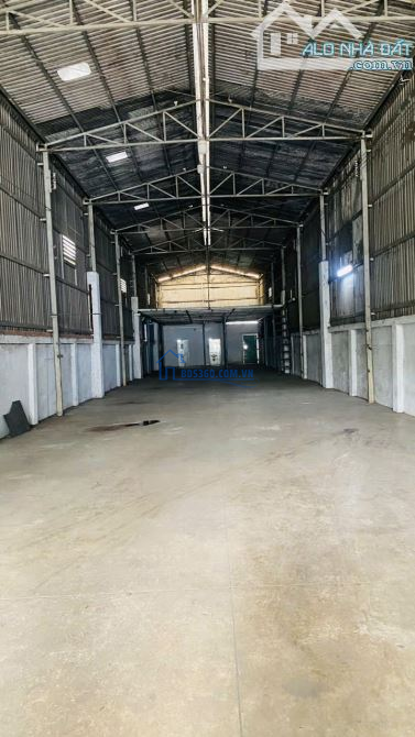 Cho thuê xưởng Dĩ An 400m/18tr đường cont điện 3fa sx