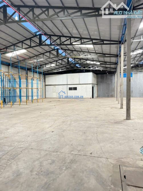 Cho thuê xưởng Dĩ An 1400m PCCC giấy tờ đầy đủ đường cont điện 3fa sản xuất