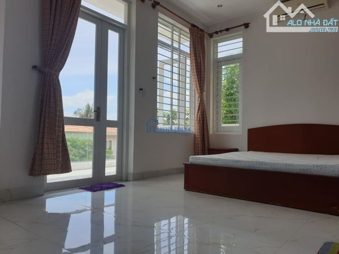 Cho Thuê khu biệt thự, gồm 4 căn biệt thự riêng biệt