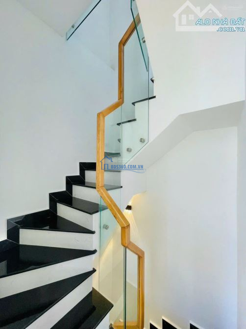Bán nhà riêng tại Nguyễn Kiệm, Phường 9, Phú Nhuận, HCM 35,5m2/giá 1.880 tỷ, 4PN, 4WC