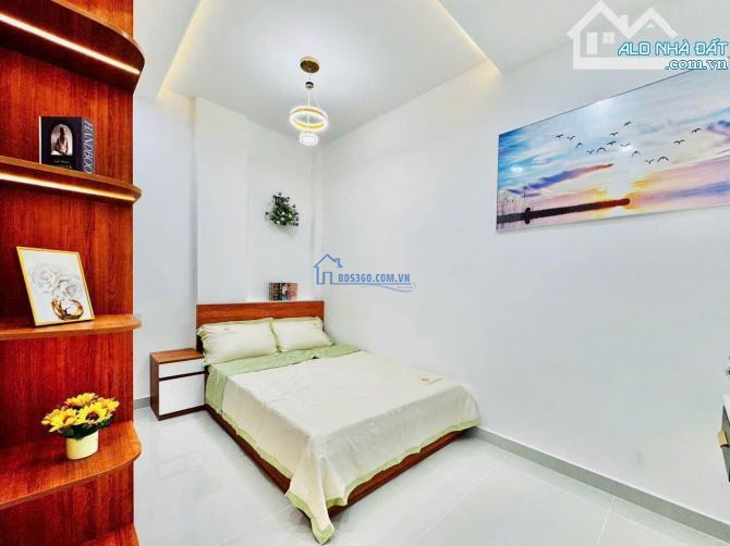 TÂB BÌNH Nguyễn Hồng Đào(cạnh rạp phim Galaxy)61,4m2-2tỷ18-3tầng-4pn.SHR dòng tiền 20tr