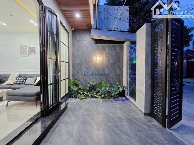 Bán căn nhà Hoa Đào -Phú Nhuận 72m2/giá 2.890 tỷ.Gần TT thể thao Rạch Miễu Thuê 20Tr/T SHR