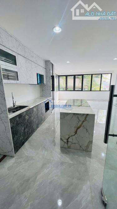 PHÂN LÔ KIM MÃ 52m2 - Ô TÔ - NGÕ THÔNG - KINH DOANH - TIỆN ÍCH - AN SINH ĐỈNH CAO