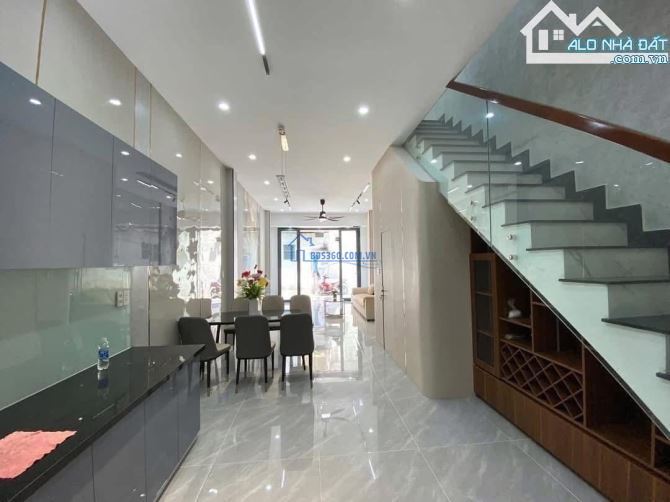 Bán nhà có dòng tiền 18tr/tháng ngay Nguyễn Văn Công, GV - Giá 1 tỷ 750 dt 52m2, Sổ Riêng
