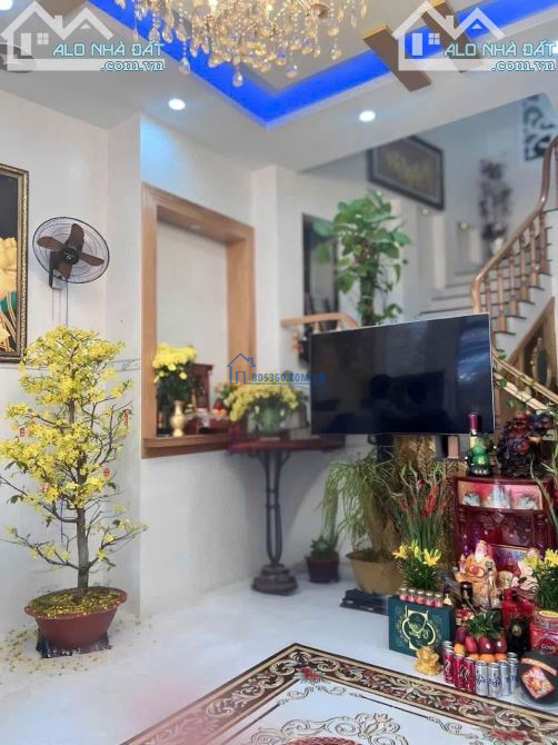 Đi nước ngoài bán nhà Bạch Đằng, Bình Thạnh. Giá 2 tỷ 1 dt 65m2, sổ riêng, hẻm 6m