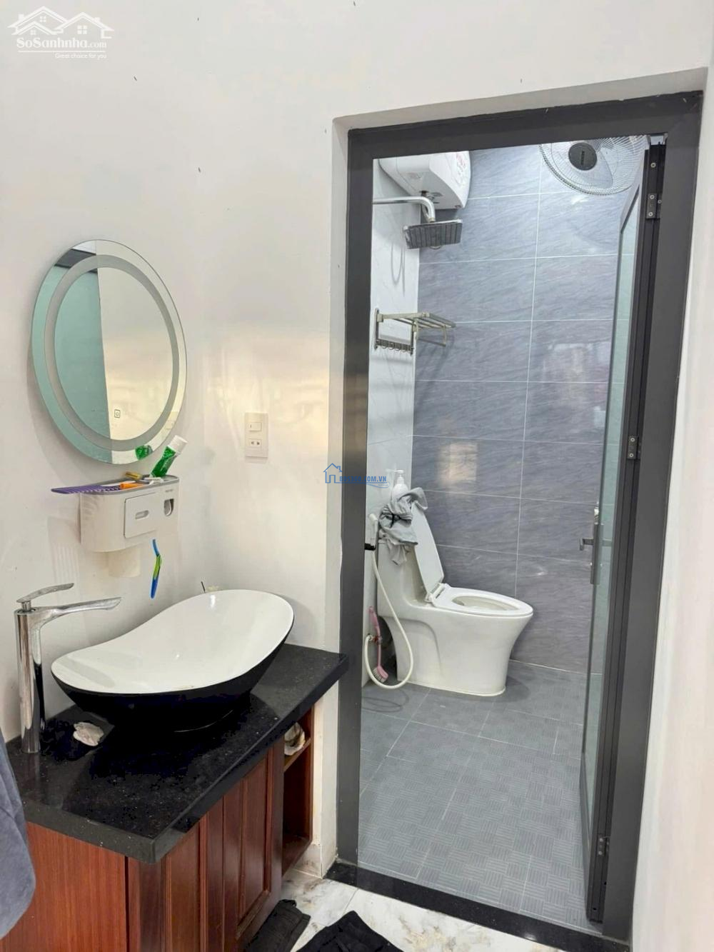 Cc cần bán nhà 2 tầng MT KD VIP đường Đặng Nhữ Lâm, Sơn Trà, giá chỉ nhỉnh 6 tỷ.