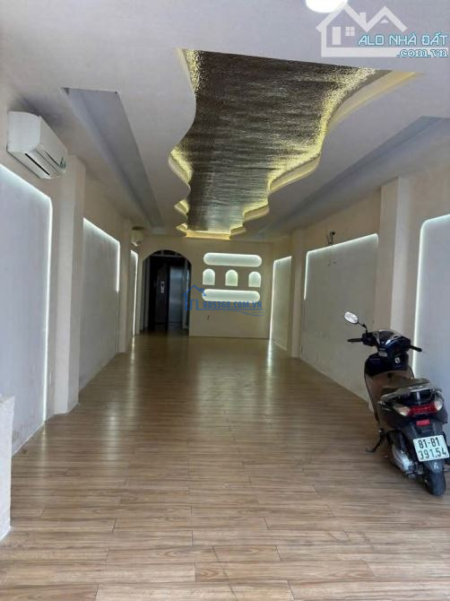 CHO THUÊ MT Trần Huy Liệu, P11,Phú Nhuận, DT:4x25m 5tầng suốt, thang máy, Giá 65triệu