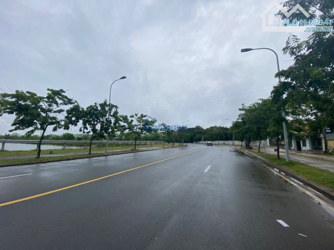 Lô góc 60m đất nền Hoà lạc đường thông Bình yên thạch thất giá 1950tr