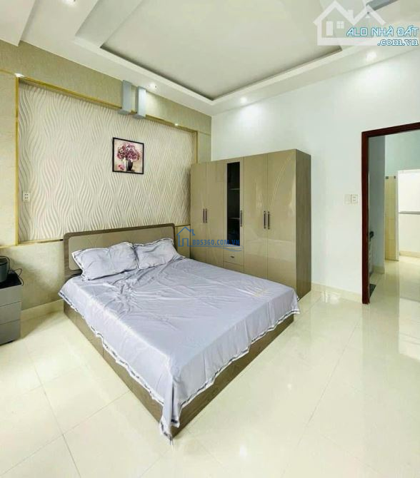 Bán nhà có dòng tiền 18tr/tháng ngay Nguyễn Văn Công, GV - Giá 2 tỷ 8 dt 62m2, Sổ Riêng