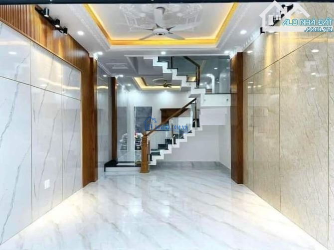 Thanh lý nhà Bạch Đằng, Bình Thạnh. Giá 2 tỷ 5 dt 58m2, sổ riêng, hẻm 6m