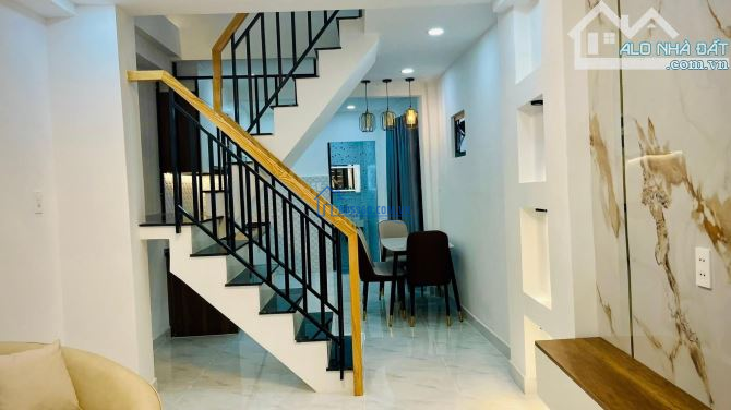 Thanh lý nhà 50m2 SHR, Nguyễn Kiệm, P9, Phú Nhuận, Giá 1 tỷ 730 HĐ thuê: 9tr/tháng