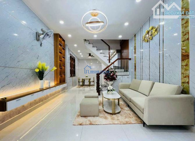 Cần bán gấp căn nhà hẻm 5m, Giá 1 tỷ 820, DT 58m2, đường Út Tịch, P.4, Tân Bình