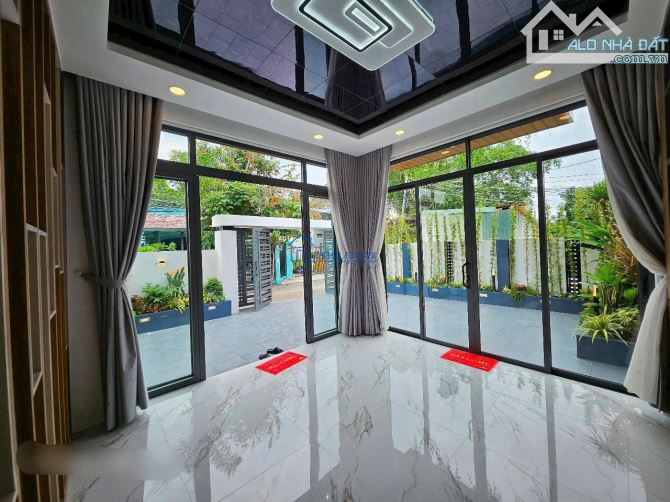 SIÊU PHẨM VILLA GÓC 2 MẶT TIỀN VIEW SÂN GOLF, FULL THỔ, SỔ HỒNG, MT ĐƯỜNG 12M - GIÁ 4,9TỶ