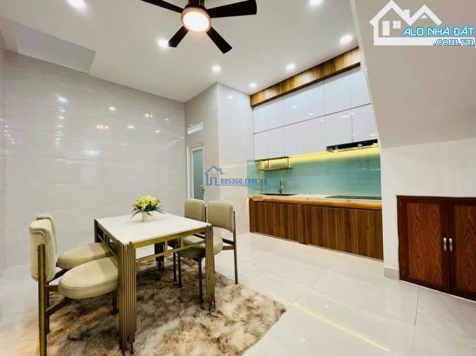 Mua ngay kẻo lỡ căn 56 m2 Trần Minh Quyền, Q.10. Chỉ 3 tỷ 890. 1T1L Đang cho thuê 13 tr