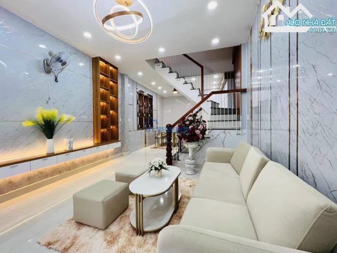 Mua ngay kẻo lỡ căn 56 m2 Trần Minh Quyền, Q.10. Chỉ 3 tỷ 890. 1T1L Đang cho thuê 13 tr