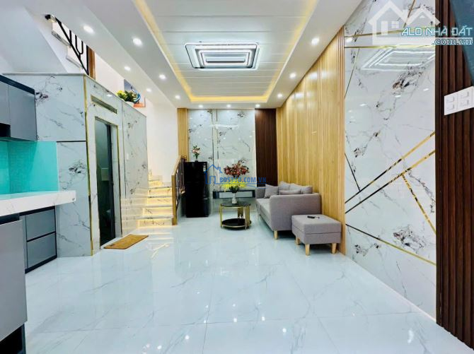 Hiếm có! Nhà 2 tầng Nguyễn Trãi Q.5 – Sổ riêng – 3 tỷ 150 - 62,5 m2 - Nhà đẹp gọi ngay nào