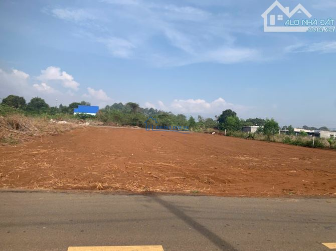 Cần bán 5 lô F0 cách cổng chợ đất đỏ 500m đường 6m dt 230m2 giá 760tr/ lô