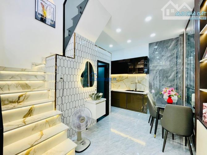 Siêu Phẩm Giá Mềm Quận 5 đường Trần Phú, phường 7, Quận 5 - 44m2/ giá 2 tỷ 100 sổ hồng