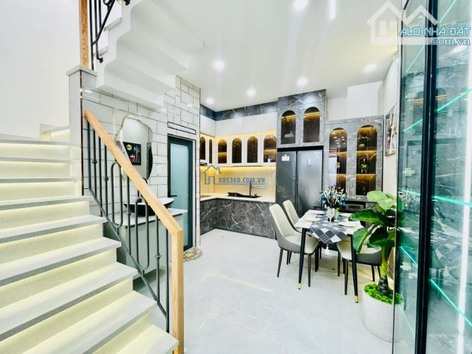 Nhà Bán đường Lê Trực, Phường 7, Bình Thạnh giá 2 tỷ 150- 32m2 nhà 2 lầu có sân thượng,shr