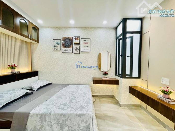 Nhà Bán đường Lê Trực, Phường 7, Bình Thạnh giá 2 tỷ 150- 32m2 nhà 2 lầu có sân thượng,shr