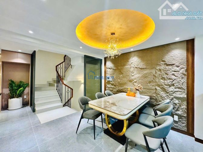 Cần bán nhà ngay Thành Thái, Q10. Giá: 3 tỷ 420 /64,5m2, sổ hồng riêng, hẻm 6m