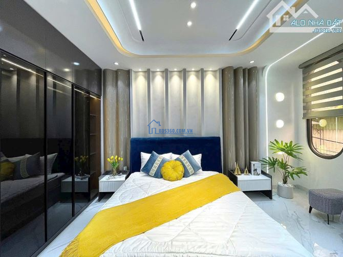Cách Chợ Thiếc 300m hẻm 172/Tạ Uyên Q11.Xây 2tầng-3PN-40m2.SHR gọi e nha giá chỉ 3tỷ068