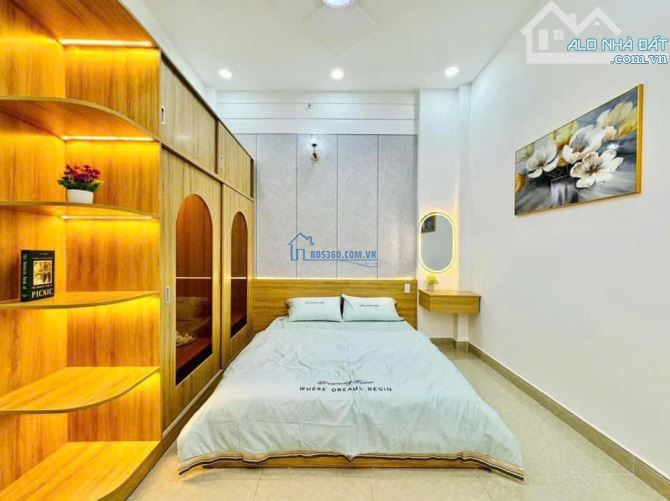 Chỉ với 2 tỷ 250 triệu mua nhà đường Lê Văn Sỹ, Quận Phú Nhuận, dt 55m2, sổ hồng riêng