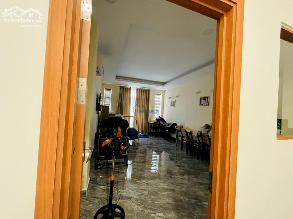 Bán nhà hẻm đường Tân Sơn Nhì, 4mx21m, giá 8 tỷ, 3 lầu, P. Tân Sơn Nhì Q. Tân Phú