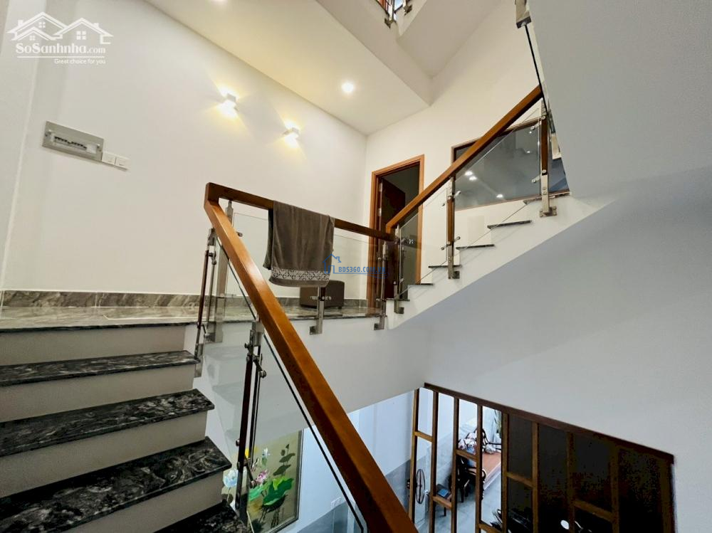 Bán nhà hẻm đường Tân Sơn Nhì, 4mx21m, giá 8 tỷ, 3 lầu, P. Tân Sơn Nhì Q. Tân Phú