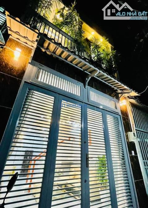 Bán nhà hẻm 90 Hòa Bình, Q.11 nhà 32 m2 full nội thất. Giá: 1.9tỷ sổ hồng riêng