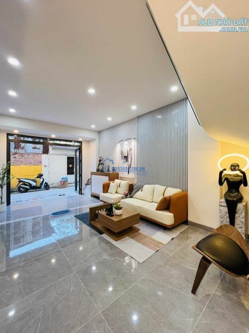 Định cư nước ngoài bán nhà 62m2/3.360 tỷ 2lầu+3PN Nguyễn Trãi-Q5.Thuê cao 16 triệu/th SHR