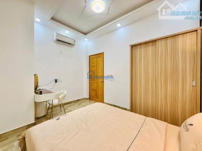 Hàng Hót Sau Lễ- Cần Bán Nhà Đường Đoàn Văn Bơ, p8, quận 4 giá 2 tỷ 8 / 42m2, hẻm thông 5m