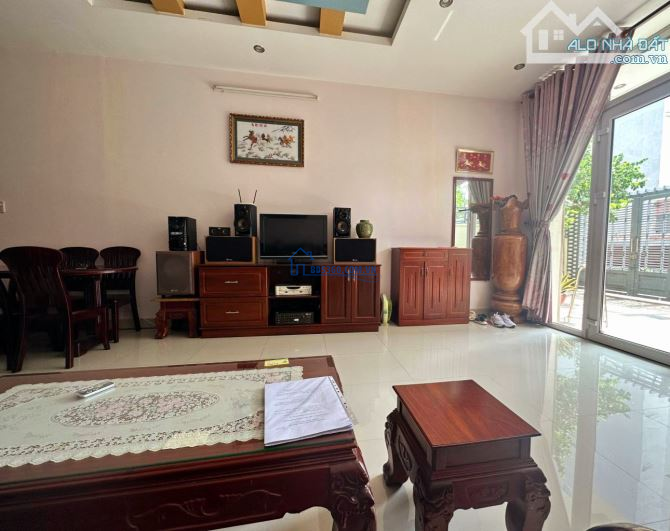 BIỆT THỰ 3 MẶT TIỀN ĐƯỜNG NGUYỄN VĂN THỦ PHƯỜNG ĐA KAO; QUẬN 1_240M2(12X20);4T_CHỈ 138 TỶ